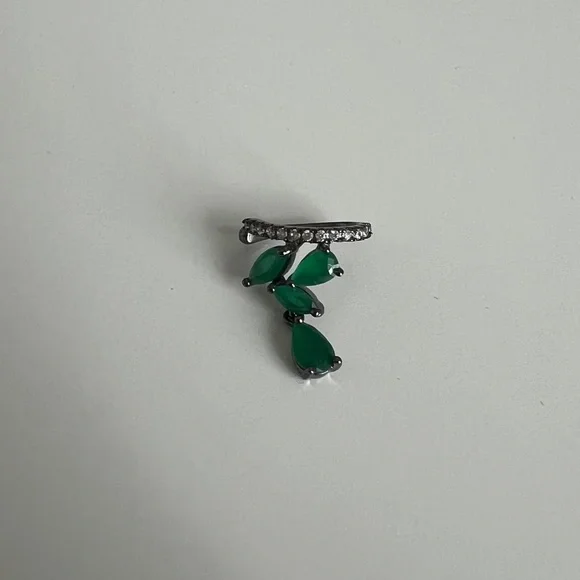 Ear Cuff Earring (Right) - Picture 4 of 4